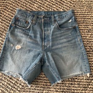 Levi’s 501 Shorts - size 28